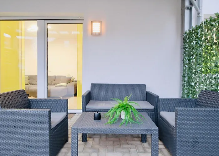 アパート Fine Living - Zentral, Barrierefrei Mit Terrasse & 24h Parkhaus In Naehe パイネ